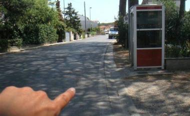 <strong>CABINA.</strong> L’uomo è stato sorpreso mentre telefonava alla vittima