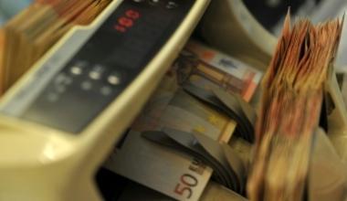 Poca liquidità, a rischio le tredicesime: le piccole aziende le pagheranno a rate