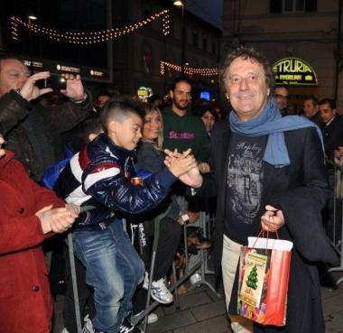 Sorrisi, autografi e festa in centro con Iacchetti