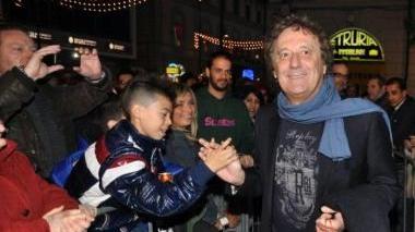 Sorrisi, autografi e festa in centro con Iacchetti