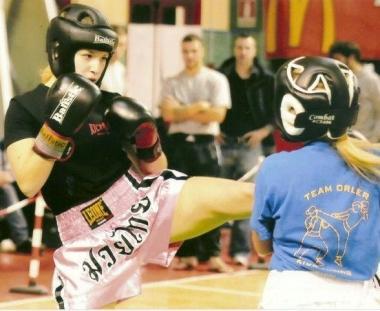 Erika Laurito mentre va allassalto della sua avversaria  