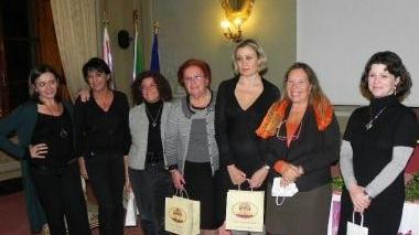 Il gruppo delle vincitrici del concorso organizzato dalla associazione Artemisia di Casciana Terme
