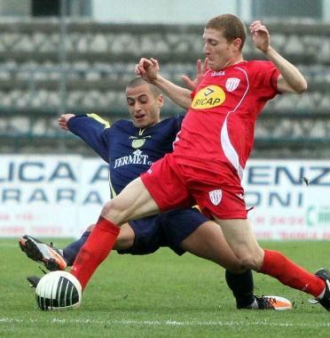 Beppe Giovinco e, a sinistra Orlandi in azione   
