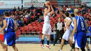 Una conclusione di Gabriele Niccolai, anche lui sottotono nel match di Prato