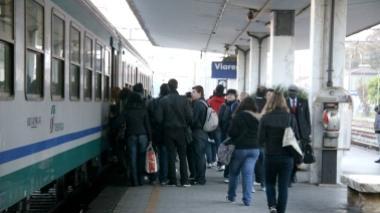 Treni, nuovi orari e nuovi guai per i pendolari