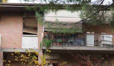 Fiamme in casa, madre e figlio salvati dai vigili del fuoco