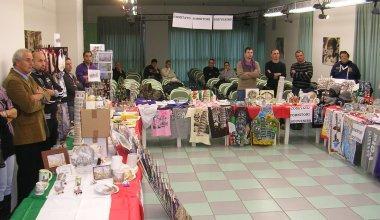 Bancarelle del Duomo, i fornitori di souvenirs all'attacco: "Ci siamo anche noi"