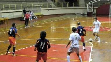 Un’azione di una partita di calcetto