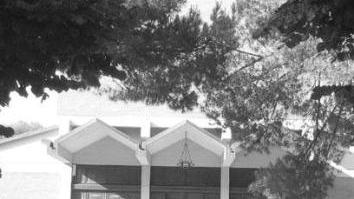 <b>PARROCCHIA.</b> La chiesa dei Servi di Maria a Marina di Massa Il parroco è stato vittima di un furto