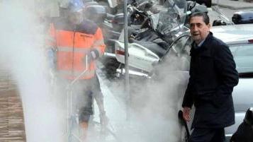 La macchina all’opera e il presidente Gianenrico Spediacci