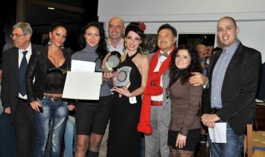 Al centro Anna Marchesini rappresentante del centro estetico Evaluna di Borgo a Buggiano ha vinto la prima edizione di Miss... Pettino 2011   