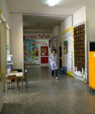 Le scuole resteranno per alcuni giorni senza custodi (foto di archivio) 