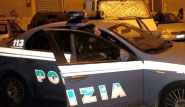 Pistola giocattolo nell'auto rubata, presi dopo l'inseguimento