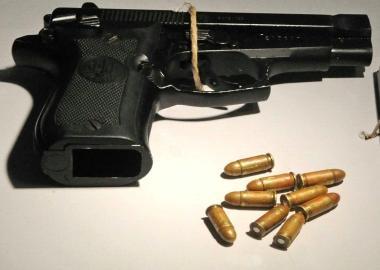 Una pistola ritrovata nello stivale 