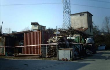 Il deposito di materiale ferroso sequestrato dai vigili 