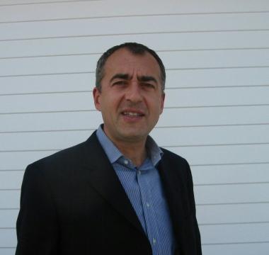 Il coordinatore dellUdc di Massarosa Alberto Coluccini. Accanto, la Sermas 