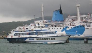 Vento di ponente, mare forza 8. Isola d'Elba isolata dalle 16