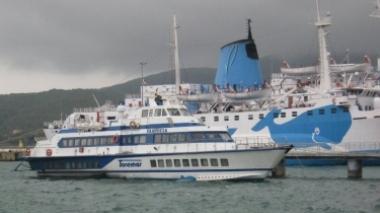 Vento di ponente, mare forza 8. Isola d'Elba isolata dalle 16