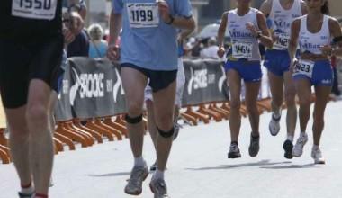 Pisa Marathon, scoppia la polemica. Confcommercio: "Danneggia i negozi"