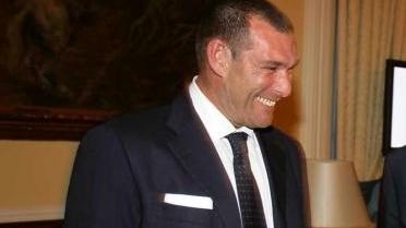 L’albergatore Elio Pancioli nel gruppo dei ciclisti feriti da proiettili sparati da un’arma ad aria compressa