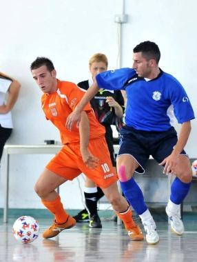 Mangione (a sin.) del Futsal Pistoia    