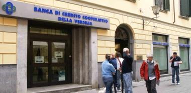 La sede della Banca di credito cooperativo a Pietrasanta 