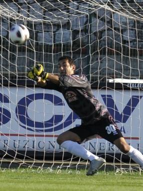 <b>PORTIERE. </b>Michele Mangiapelo &egrave; pronto se ci sar&agrave; bisogno fra i pali  
