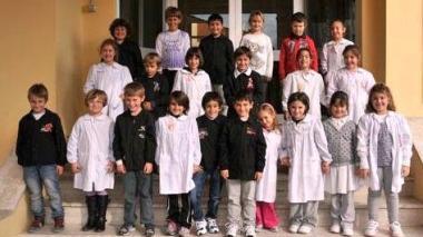 <b>2A Battisti.</b> Noi il Natale lo vorremmo diverso: una vera festa dell’amore e non di regali costosi e addobbi inutili Amore verso chi sta peggio di noi