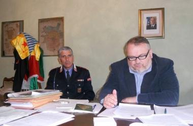 Da sinistra il comandante Doveri e il sindaco Guidi 