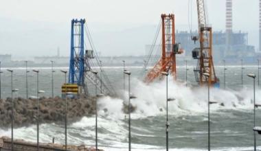 Libeccio fino a 20 nodi, ancora fermi i traghetti tra Piombino e l'Elba