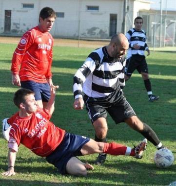 &Egrave; un giornata di scontri allinsegna dellequilibrio Sopra una fase della sfida Palazzi-Arena del Popolo 