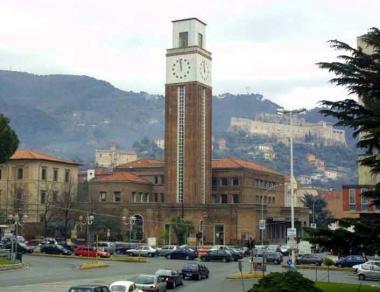 Il Palazzo delle Poste costruito nel Ventennio      