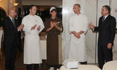 Da destra Andrea Pieraccini, Andrea Mattei, Deborah Corsi, Paolo Lazzerini e Claudio Mollo, autore del libro Un olio per 10 chef    