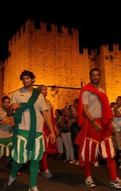 Palla Grossa, iscrizioni nel centro storico