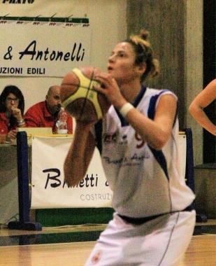 Francesca Daviddi al tiro libero   