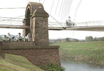 A fianco il rendering del ponte Manetti sotto lassessore provinciale Alessio Beltrame  