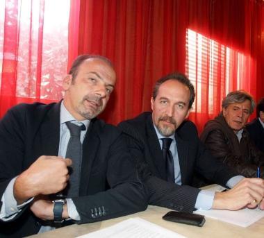 A&nbsp;destra i dirigenti della Confesercenti e accanto il centro di Empoli   