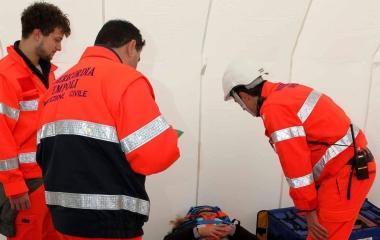 Un soccorso dei volontari 