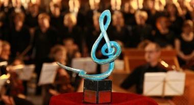 La chiave di violino in bronzo che Flam conferir&agrave; al professor Paolo Mencacci 
