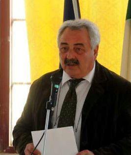 Il sindaco di Mulazzo Sandro Donati e una zona colpita dallalluvione il 25 ottobre scorso      