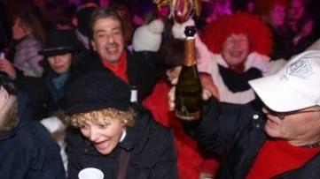 Una foto dell’ultimo Capodanno: stavolta niente bottiglie di vetro in piazza