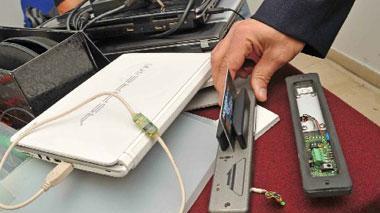 Arrestati clonatori di bancomat, usavano nuova tecnica
