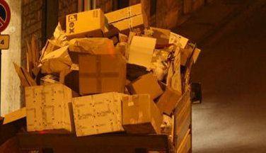 Lavoro a rischio per gli addetti alla raccolta della carta