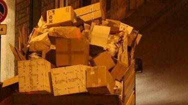 Lavoro a rischio per gli addetti alla raccolta della carta