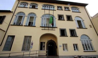 Il municipio di piazza Amendola a Fucecchio    