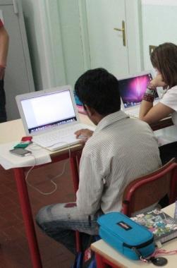 Studenti a lezione in classe