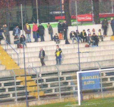 Il settore dei tifosi azzurri 