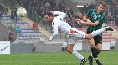 De Gori in azione: il trequartista ha esordito con la maglia bianconera 