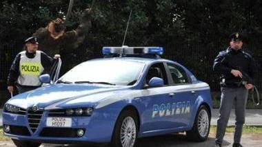 Una pattuglia della polizia di Cecina