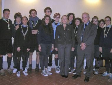 Il prefetto Federico e il presidente Maroso con gli scout 